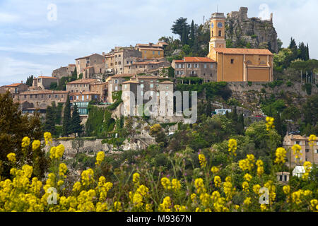 Vista la medievale Èze Village a molla, Provenza, Var, Costa Azzurra, Francia del Sud, Francia, Europa Foto Stock