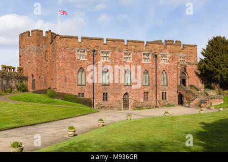 Shrewsbury castello costruito in pietra arenaria rossa da Edward il primo circa 1300 su un precedente Norman mantenere ospita ora il Shropshire Regimental Museum Foto Stock