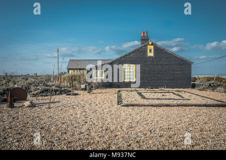 Derek Jarman il rifugio in giardino sulla spiaggia di Dungeness nel Kent, England, Regno Unito Foto Stock