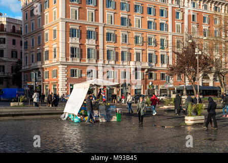 Città del Vaticano, 06 marzo 2018: immagine orizzontale del mercato nella Città del Vaticano, Italia Foto Stock