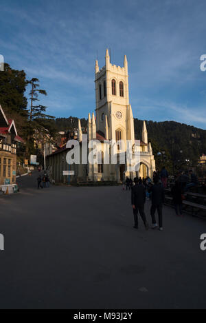 Più famoso e antico di Shimla architettura chiesa edificio giallo e luogo turistico in Himachal Pradesh, India, Asia Foto Stock