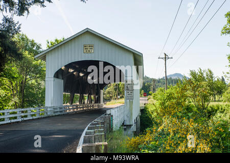 L'unità ponte coperto vicino a Lowell, Oregon Foto Stock