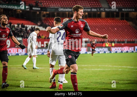 Germnay, Norimberga, Max Morlock Stadion 02.02.2018 - Professional Soccer, 2.Bundesliga - 1. FC Nürnberg vs. Erzgebirge Aue - Immagine: (da L-R) celebra Foto Stock