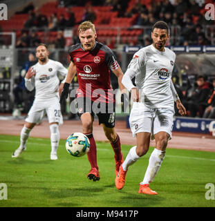 Germania, Norimberga, Max Morlock Stadion 02.02.2018 - 2.Bundesliga - 1. FC Nürnberg vs. Erzgebirge Aue - Immagine: ANNONE Behrens #18 Foto Stock