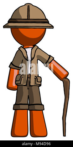 Orange explorer ranger man standing con escursionismo stick. Foto Stock