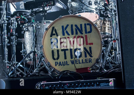 Paul Weller performing live on stage presso il Centro Internazionale di Bournemouth a Bournemouth Dorset. Dotato di: atmosfera dove: Bournemouth Dorset, Regno Unito quando: 18 Feb 2018 Credit: WENN.com Foto Stock