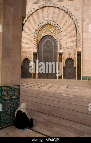 Il Marocco, Casablanca, la Moschea di Hassan II allestita porta Foto Stock