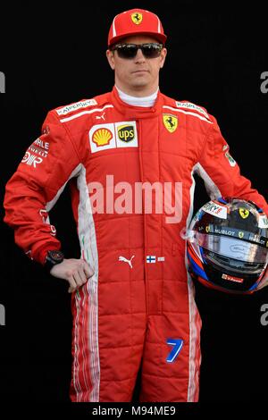 Albert Park di Melbourne, Australia. 22 Mar, 2018. Kimi Raikkonen (FIN) #7 dalla Scuderia Ferrari del team in posa per il suo driver il ritratto prima della prima gara della stagione al 2018 Australian Formula One Grand Prix all'Albert Park di Melbourne, Australia. Sydney bassa/Cal Sport Media/Alamy Live News Foto Stock