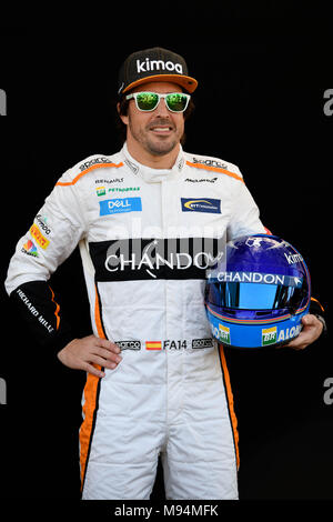 Albert Park di Melbourne, Australia. 22 Mar, 2018. Fernando Alonso (ESP) #14 dalla McLaren F1 Team in posa per il suo driver il ritratto prima della prima gara della stagione al 2018 Australian Formula One Grand Prix all'Albert Park di Melbourne, Australia. Sydney bassa/Cal Sport Media/Alamy Live News Foto Stock