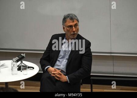 Londra, Regno Unito. Xxii Marzo 2018: Marty Barone editor del Washington Post parla al Goldsmiths University sulla sua carriera e le sfide e le opportunità di fare giornalismo investigativo e di dire la verità al potere in età di Presidente Trump.Credit: Claire Doherty/Alamy live News Foto Stock