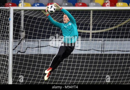 22 marzo 2018, Germania, Duesseldorf, allenamento per il calcio team nazionale tedesco: nazionale tedesco di portiere Marc-andré ter Stegen arresta la palla. La Germania è di andare a giocare su Venerdì 23 marzo 2018 contro la Spagna in una partita amichevole. Foto: Ina Fassbender/dpa Foto Stock