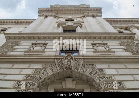 Il governo britannico HM Treasury edificio in Westminster, Londra Foto Stock