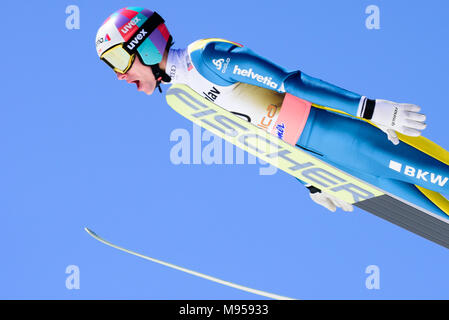 Planica, Slovenia. 22 Mar, 2018. Gregor Deschwanden della Svizzera compete durante le qualifiche a Planica FIS Ski Jumping World Cup finali su Marzo 22, 2017 a Planica, Slovenia. Credito: Rok Rakun/Pacific Press/Alamy Live News Foto Stock