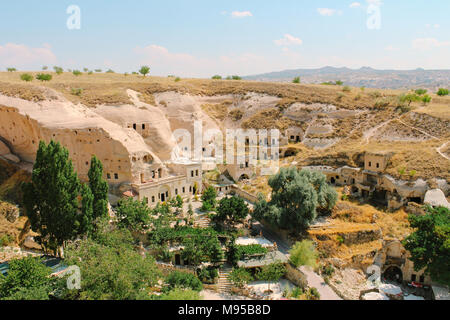 Cavusin antico borgo grotta città in Cappadocia, Turchia Foto Stock