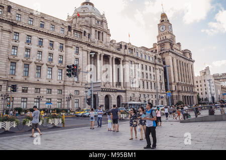 Shanghai, Cina - 7 Agosto 2016 : Shanghai cityscape al Bund Foto Stock