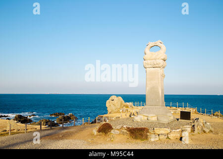 Ulsan, Corea del Sud - 9 Febbraio 2017 : monumento commemorativo in spiaggia Ganjeolgot Foto Stock