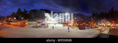 Sci notturno Panorama a Borovets Ski resort, vicino a Samokov, Targovishte, Bulgaria. Foto Stock