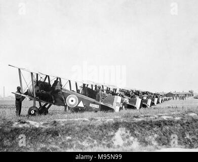 Sopwith Camel. Sopwith Camel F.1 aeromobile della 148th American Aero Squadron in Francia, Agosto 1918. Foto Stock