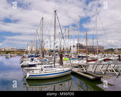 Port de Bayonne, una città del dipartimento Pyrénées-Atlantiques, nella regione Nouvelle-Aquitaine del sud-ovest della Francia Foto Stock