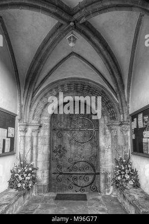 La porta a St Giles chiesa in Bredon, Worcestershire Foto Stock