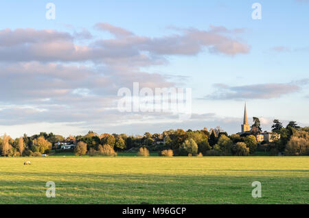 St Giles chiesa in Bredon come visto da vicino Twyning Foto Stock