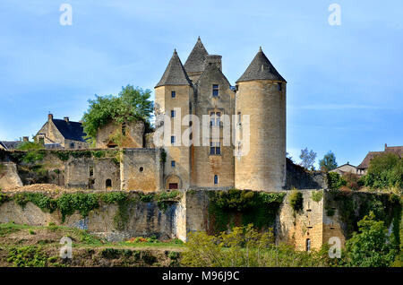 Castello di Salignac-Eyvigues, un comune nel dipartimento di Dordogna in Nouvelle-Aquitaine nella parte sud-ovest della Francia. Foto Stock