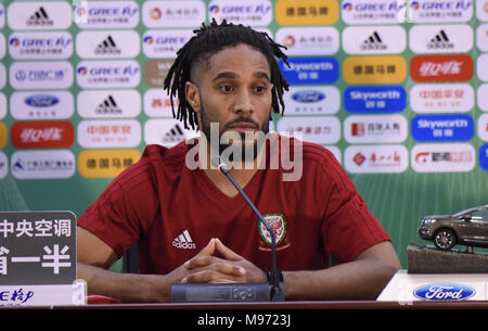 Nannin, Nannin, Cina. 23 Mar, 2018. Nanning, Cina-22 Marzo 2018: Pullman di Welsh football team Ryan vedi figg. *** e il calciatore Ashley Williams partecipare ad una conferenza stampa prima del 2018 Cina Cup International campionato di calcio in Nanning, a sud-ovest della Cina di Guangxi, marzo 21st, 2018. Credito: SIPA Asia/ZUMA filo/Alamy Live News Foto Stock