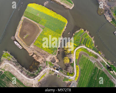 Nanton, Nanton, Cina. 23 Mar, 2018. Nantong, Cina-23rd Marzo 2018: la fotografia aerea del villaggio in Nantong, est cinese della provincia di Jiangsu. Credito: SIPA Asia/ZUMA filo/Alamy Live News Foto Stock