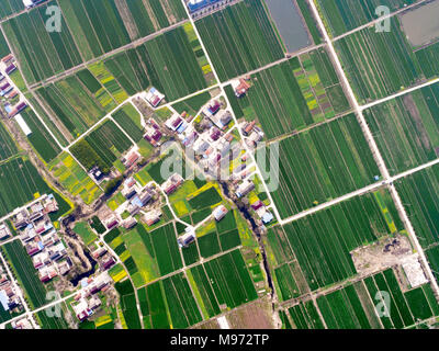 Nanton, Nanton, Cina. 23 Mar, 2018. Nantong, Cina-23rd Marzo 2018: la fotografia aerea del villaggio in Nantong, est cinese della provincia di Jiangsu. Credito: SIPA Asia/ZUMA filo/Alamy Live News Foto Stock