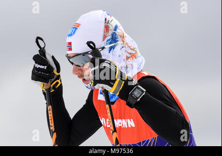 Schonach, Germania. 23 Mar, 2018. 23 marzo 2018, Germania, Schonach: Norvegia Jan Schmid treni per la Coppa del Mondo di Combinata Nordica. Credito: Patrick Seeger/dpa/Alamy Live News Foto Stock