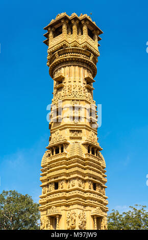 Kirti Stambha Torre di Hutheesing tempio Jain in Ahmedabad - Gujarat, stato dell India Foto Stock