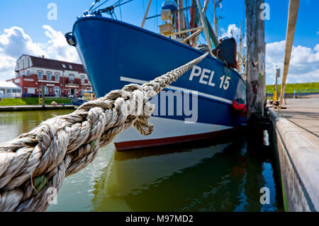 Deutschland, Schleswig-Holstein, Pellworm, Hafen, Anleger, Fischkutter Foto Stock