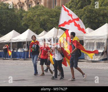 La Catalogna indipendenza referendum Pro unità dimostranti al Port Vell Barcellona Ottobre 2017 Foto Stock