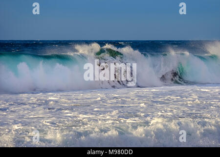 Welle in der Brandung, Atlantik, Playa del Ingles, Valle Gran Rey, La Gomera, Kanarische isole, Spanien Foto Stock