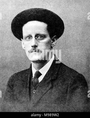 JAMES JOYCE (1882-1941) Irish romanziere e poeta circa 1915 Foto Stock