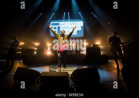 Il Courteeners sul palco durante il Teenage Cancer Trust concerto annuale di serie, alla Royal Albert Hall di Londra. Foto Stock