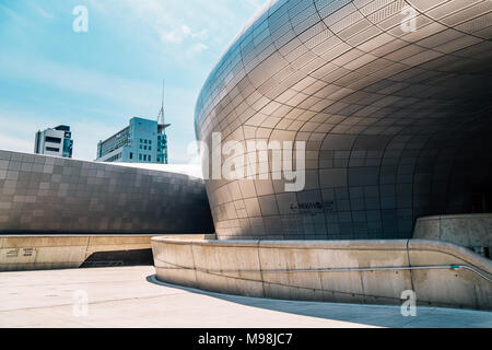 Seoul, Corea del Sud - 5 Giugno 2017 : DDP Design Dongdaemun Plaza, architettura moderna Foto Stock