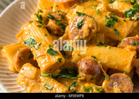 Salsiccia casalinga e finocchio Rigatoni con salsa alla panna Foto Stock