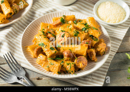 Salsiccia casalinga e finocchio Rigatoni con salsa alla panna Foto Stock