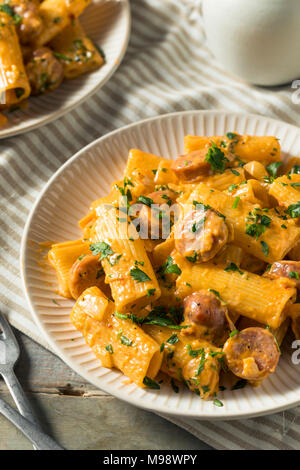 Salsiccia casalinga e finocchio Rigatoni con salsa alla panna Foto Stock
