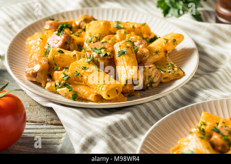 Salsiccia casalinga e finocchio Rigatoni con salsa alla panna Foto Stock