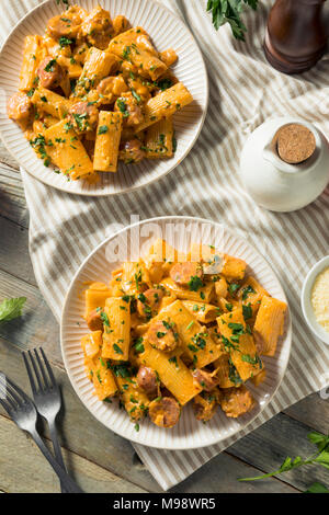 Salsiccia casalinga e finocchio Rigatoni con salsa alla panna Foto Stock