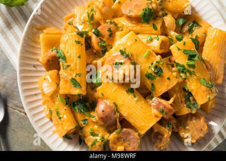 Salsiccia casalinga e finocchio Rigatoni con salsa alla panna Foto Stock