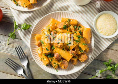 Salsiccia casalinga e finocchio Rigatoni con salsa alla panna Foto Stock