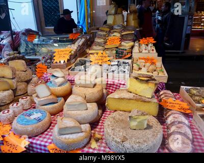 Scene da Aix-en-Provence giorno di mercato Foto Stock