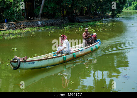 Trasporto di acqua Aisia India Kerala Foto Stock