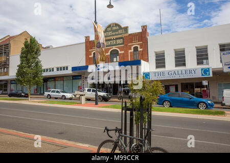 High Street nella città regionale di Wagga Wagga, Nuovo Galles del Sud, Australia Foto Stock