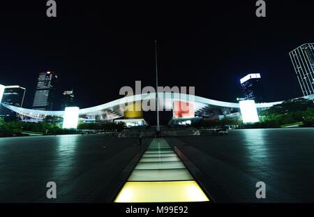 La Shenzhen Civic Center di Futian, il distretto centrale degli affari. Foto Stock