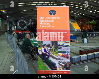 Il livello di massa 5' Manometro Mainline modello di associazione di treni in mostra presso la NRM Shildon REGNO UNITO Foto Stock