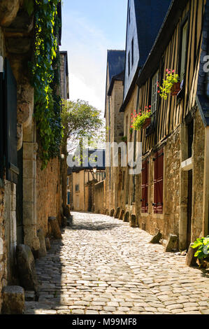 Rue St Pavin de la Cite Le Mans Sarthe Pays de la Loire Francia Foto Stock